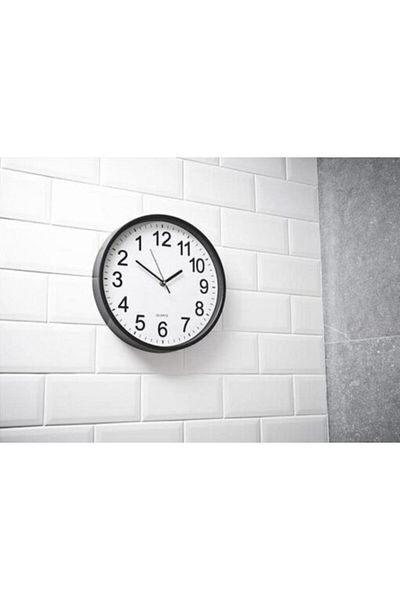Gadget Master The clock that runs backwards
