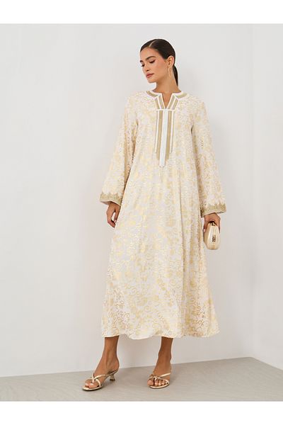 Keenly By Styli جلابية بأكمام طويلة وتفاصيل مطرزة ومطبوعة بالزهور