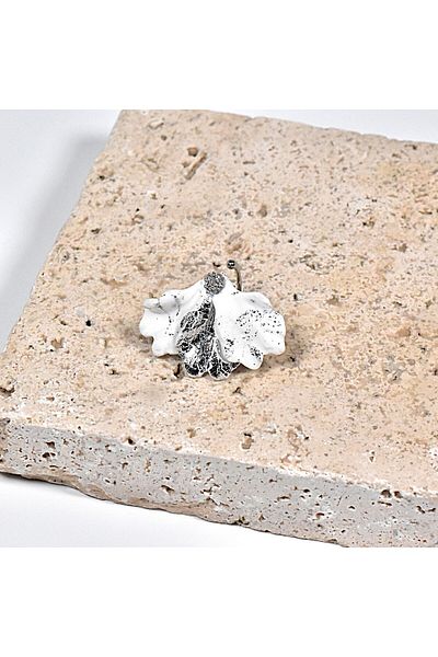NARRU Handmade NARRU ring, adjustable, half flower, white and silver, Ilona