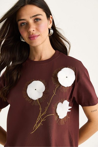 Bianco Lucci Women's Crew Neck Short Sleeve T-Shirt with Embroidered Embossing Accessories 60602024