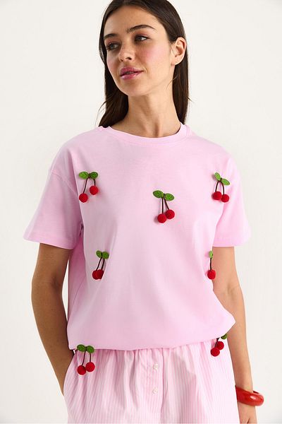 Bianco Lucci Women's Short Sleeve Cherry Accessory T-Shirt 60602016