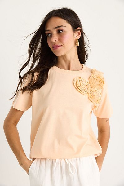 Bianco Lucci Women's Regular Crew Neck T-Shirt with Floral Accessories 60602030