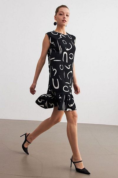 Trendseninle Women's Black Pattern Sleeveless Mini Crinkle Dress