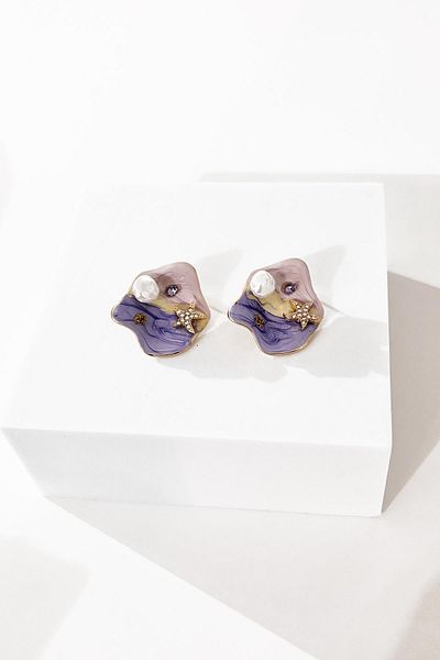 New Obsessions Stoned Starfish and Pearl Detailed Enamel Earrings