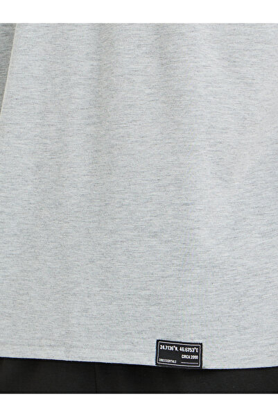 Styli Slogan Back Print Raglan Sleeves T-Shirt and Shorts Set