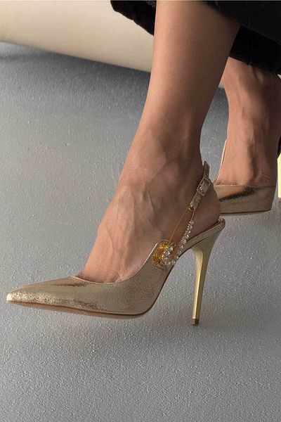 AYAKKABI PRENSİ Λεπτομέρεια αξεσουάρ στην καρφίτσα GOLD