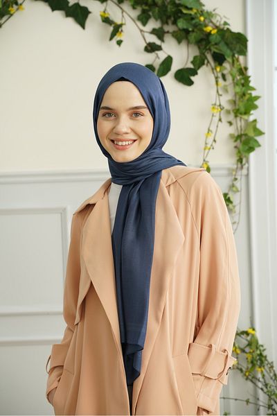 ARMANDA Princess Series Frameworked Solid Pattern Shawl