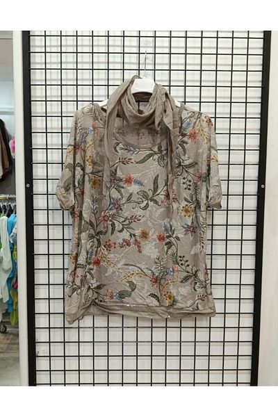 Butik Şans Италианска блуза с шал и пайети
