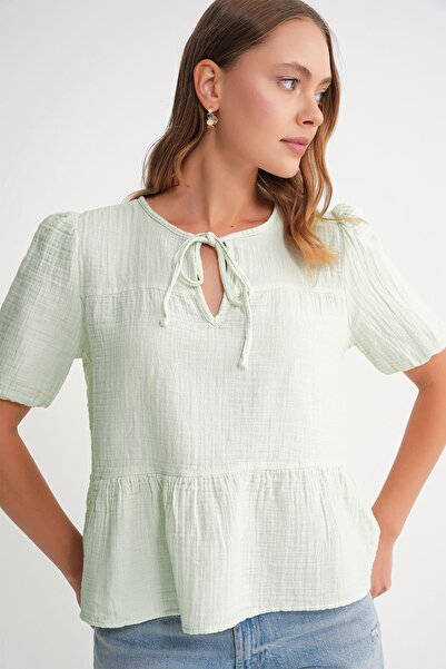 Mixray 4715 Γυναικεία μπλούζα μουσελίνα με κοντό μανίκι με γιακά φασκόμηλο