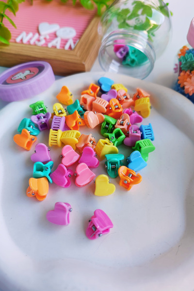 Nisankids Özel Kavanoz Kutusunda 50 Adet Kalpli Minik Mandal Toka