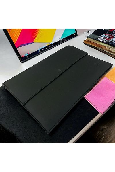 PLUSH STUDIO ISTANBUL Черна куфарче и чанта за лаптоп с плюшена подплата – 36x26 см