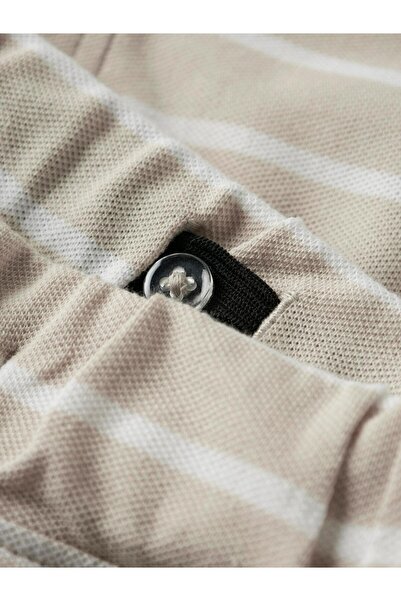 name ıt Shorts Cream