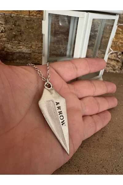 Herşey Nota Unisex Necklace with Triangle Arrowhead Figure – 60 cm Chain, Minimal and Warrior Style