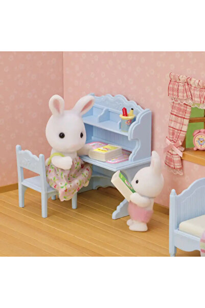 SYLVANIAN FAMILIES Snow Rabbit Girl and Desk 5679