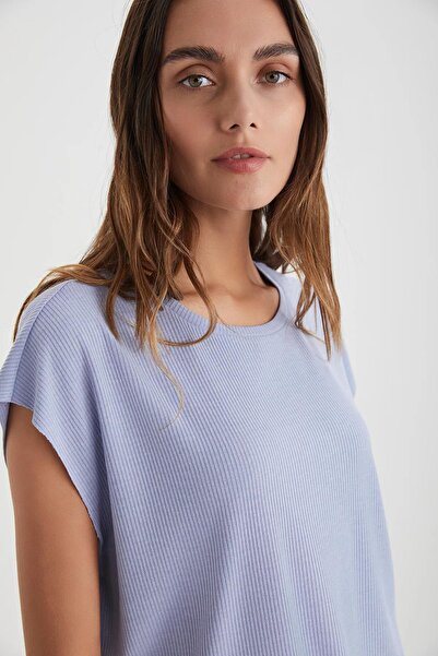 Penyemood Set de îmbrăcăminte confortabilă pentru acasă pentru femei – Model de vară cu pantaloni scurți Indigo C8T5N49