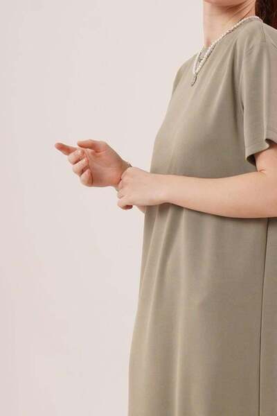 Sensuelle Boutique Short Sleeve Loose Maxi Oil Green Dress with Slit Detail