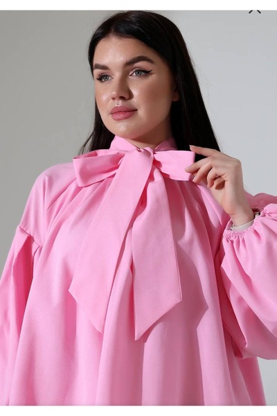 Bahar Altundemir KADIN YAKASI BAĞLAMALI DETAYLI BALON KOL PEMBE TESETTÜR GÖMLEK TUNİK