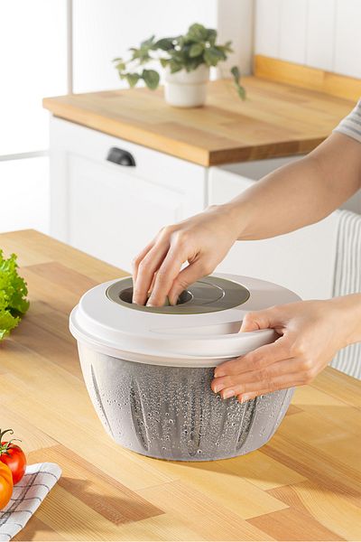 Mutfak Köşesi Circle Salad Dryer 4.5 Lt – Vegetable Drying Container with Ergonomic Handle and Large Chamber Beige