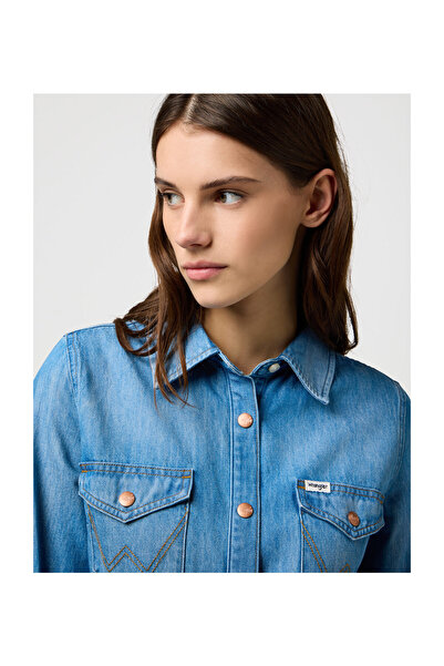 WRANGLER Farmering stílusú ruha, fagyos mintával