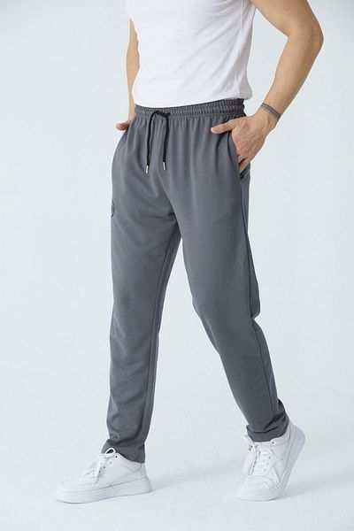 Trendyol Collection New York Embroidered Smoked Sweatpants - Κανονική εφαρμογή, ίσιο πόδι TMNSS25EA00007