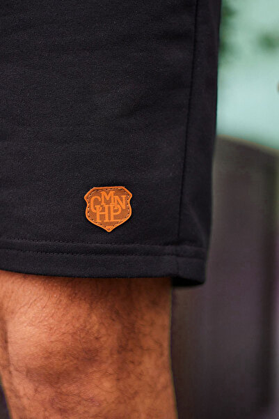 Trendyol Collection Černé šněrovací šortky s pravidelným/normálním střihem krátké délky PU Label s gumovým pasem TMNSS22SR0403