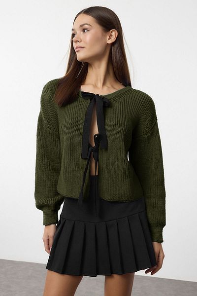 Trendyol Collection Khaki Crop Top-Down Two Ways Wear Trousers with Details.