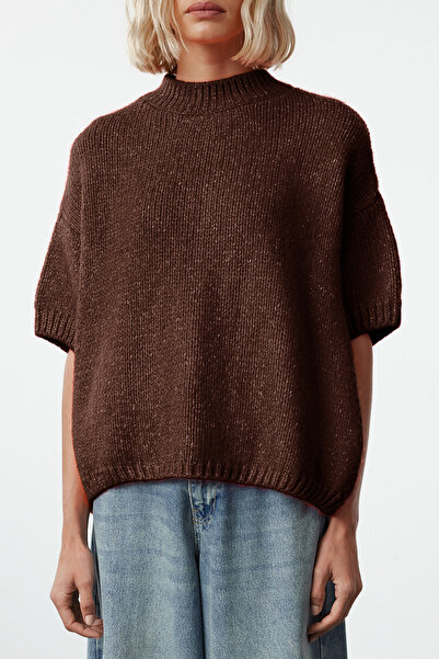 Trendyol Collection Кафяв широк плетен пуловер с мека текстура TWOAW25KZ00021