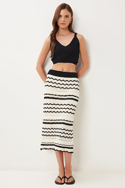 Happiness İstanbul Women's Black Cream Patterned Openwork Summer Knitwear Set Bv00141