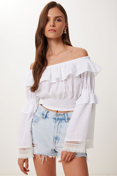 Happiness İstanbul Women's White Carmen Collar Flounced Crop Linen Blouse Bv00146