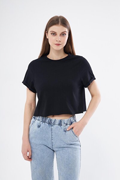 Chandraswear Women's Black Crop T-Shirt - Lilac