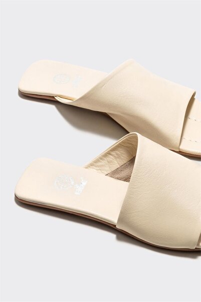 Elle Shoes شبشب نسائي من الجلد البني الفاتح