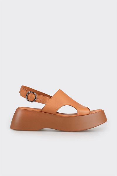 Elle Shoes Ταν δερμάτινα γυναικεία πέδιλα με σφήνα τακούνι