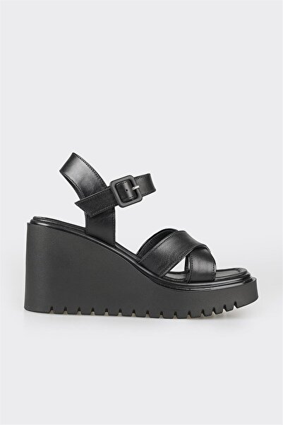 Elle Shoes Siyah Deri Kadın Dolgu Topuk Sandalet