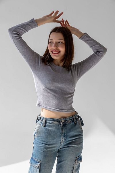 la & vetta Bluză tricotată crop gri cu snur - mânecă lungă