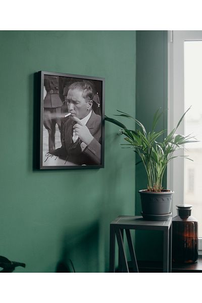Arthopia Μουσταφά Κεμάλ Ατατούρκ Καπνίζει Διακόσμηση Υψηλής Ποιότητας Πλαίσιο Πίνακα Αφίσα