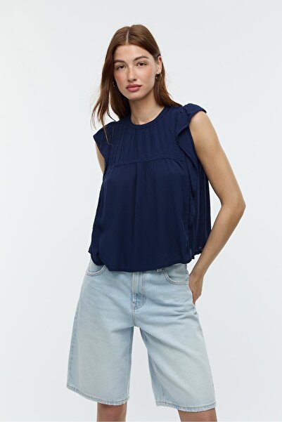 Stradivarius Flowing ruffled blouse