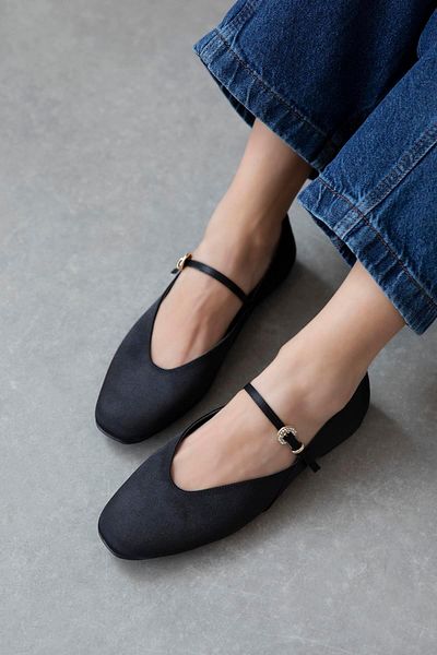 STRASWANS Evve Women's Buckle Detail Satin Ballerina Black