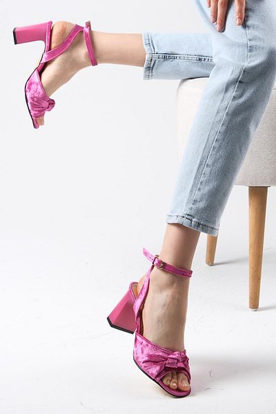 Mio Gusto Sandy Fuchsia Color Velvet Women's Heeled Sandals