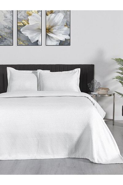 Karna Home Bedspread Marisa – Breathable, Lightweight and Stylish Design