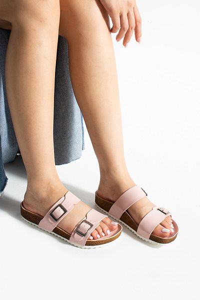 COMFORT OF PANTOFOLE Παντόφλες με αγκράφα με δύο λουράκια