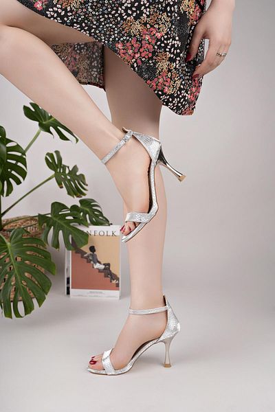 Nesil Shoes Sandale de damă cu toc cu sclipici argintiu Özma 662