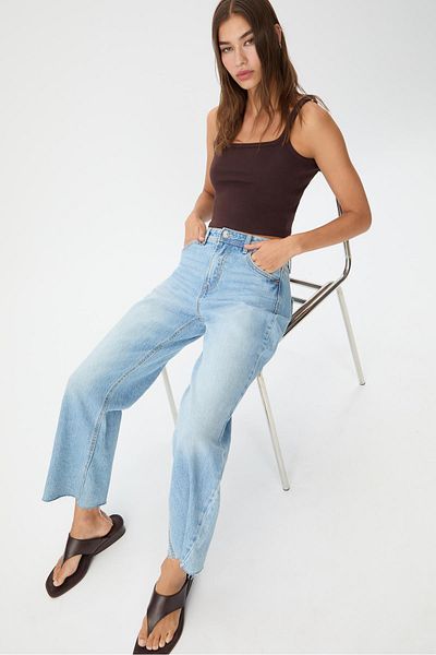 Stradivarius بنطلون جينز قصير بقصّة مستقيمة D96