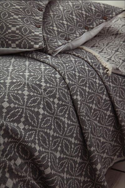 Cottonest Black-Ecru Jacquard Patterned Fringed Bedspread Set with Two Pillows