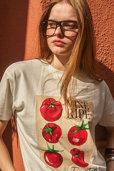 Quzu Tomato Printed Short Sleeve T-Shirt Ecru