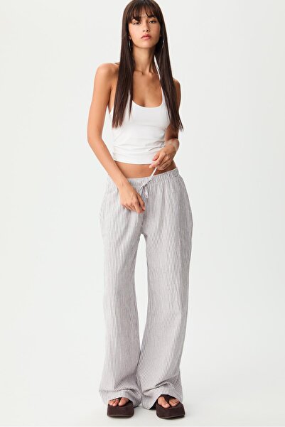 Stradivarius Çizgili ketenli dökümlü pantolon