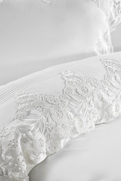 ZEBRACASA Rosaria Lace Duvet Cover Set