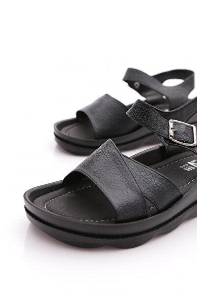 DGN 1700-159-22Y Women's Cross Strap Ankle Sandals