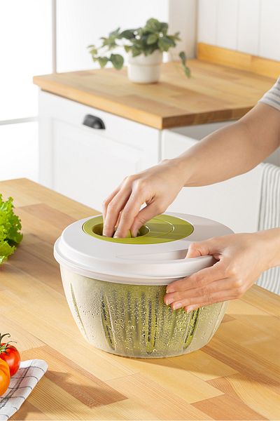 Mutfak Köşesi Circle Salad Dryer 4.5 Lt – Vegetable Drying Container with Ergonomic Handle and Large Chamber Green