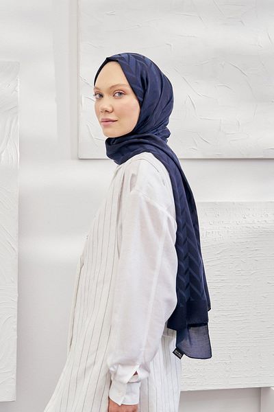ARMANDA Italian Jacquard Zigzag Pattern Shawl - Navy Blue