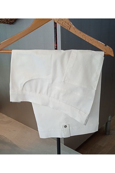 Fısed Fised Large Size Cotton Lycra Fabric White Color Bermuda